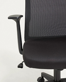 Офисное кресло Nasia в черном цвете